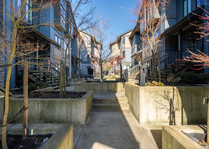 210 - 7131 17TH Avenue, Burnaby, BC V3N 1K8 |  Photo 29