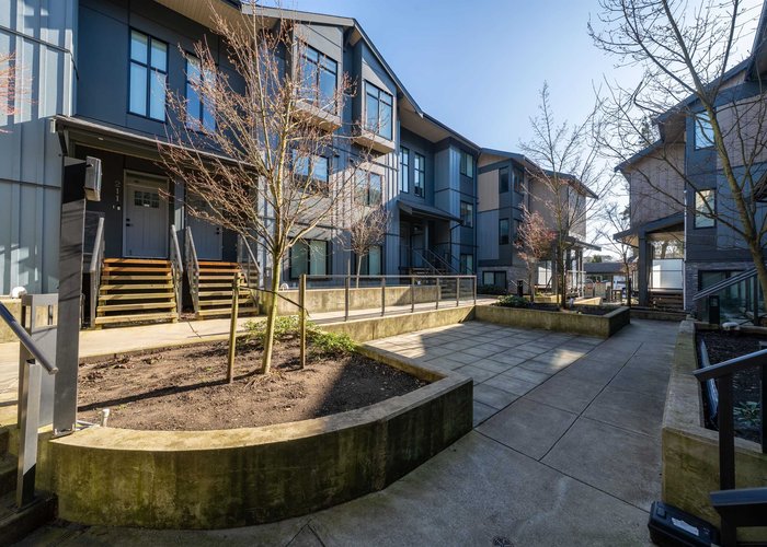 210 - 7131 17TH Avenue, Burnaby, BC V3N 1K8 |  Photo 31
