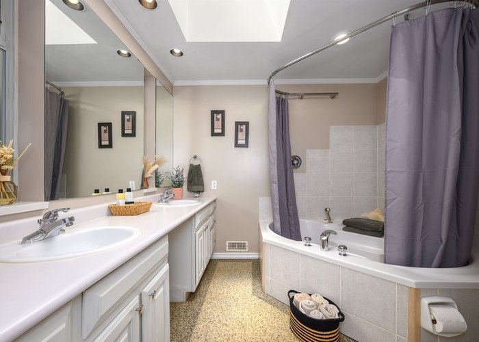 1747 Bellelynn Place, North Vancouver, BC V7J 2T9 |  Photo 59