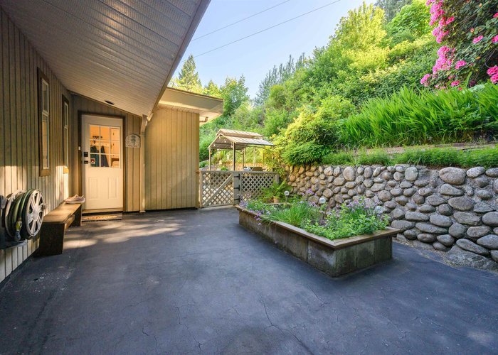 1747 Bellelynn Place, North Vancouver, BC V7J 2T9 |  Photo 65