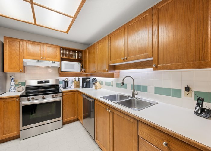 410 - 6737 Station Hill Court, Burnaby, BC V3N 4V2 |  Photo 36