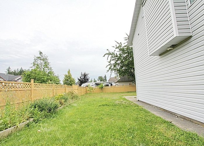 15292 94 Avenue, Surrey, BC V3R 1E3 |  Photo 3