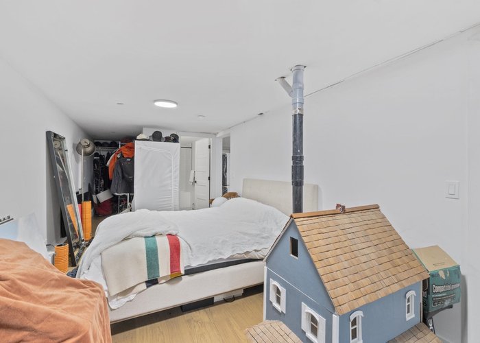 2072 Kitchener Street, Vancouver, BC V5L 2W8 |  Photo 49