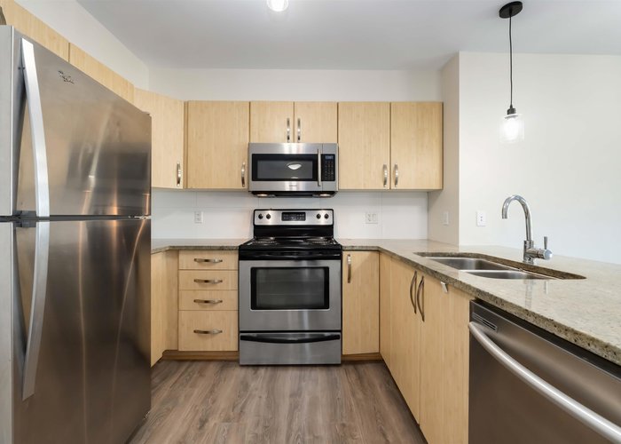 215 - 13555 Gateway Drive, Surrey, BC V3T 0B5 |  Photo 10