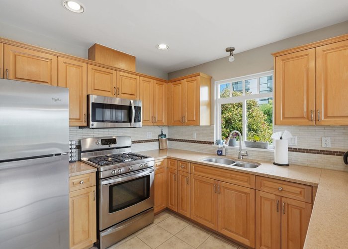 203 6TH Street, North Vancouver, BC V7M 1K7 |  Photo 45