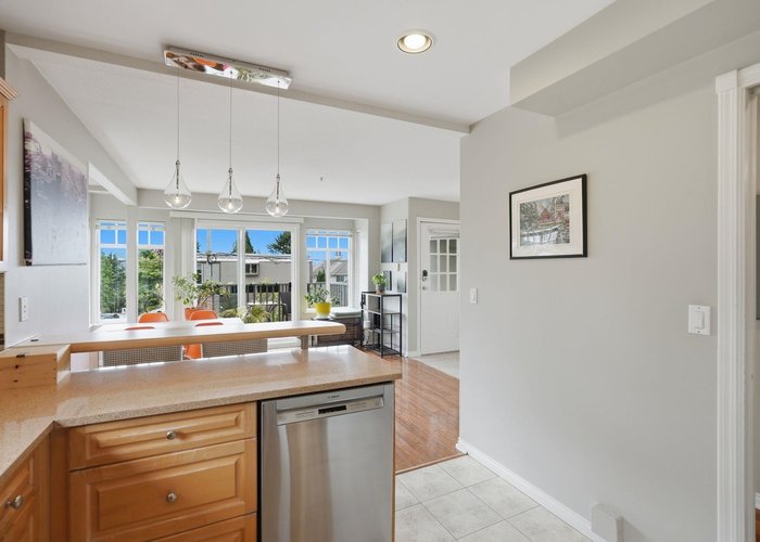 203 6TH Street, North Vancouver, BC V7M 1K7 |  Photo 43