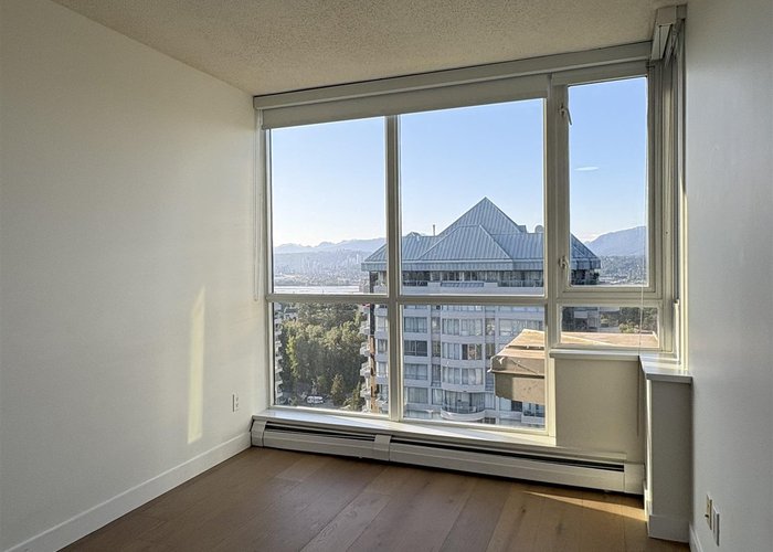 2110 - 10777 University Drive, Surrey, BC V3T 0E6 |  Photo 18