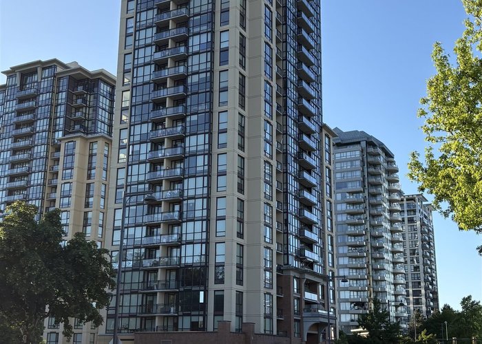 2110 - 10777 University Drive, Surrey, BC V3T 0E6 |  Photo 11