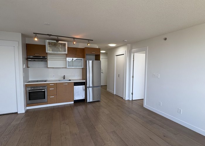 2110 - 10777 University Drive, Surrey, BC V3T 0E6 |  Photo 14