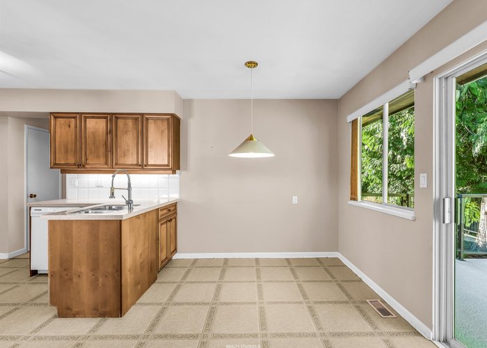 1110 Lodge Road, North Vancouver, BC V7R 1W8 |  Photo 47