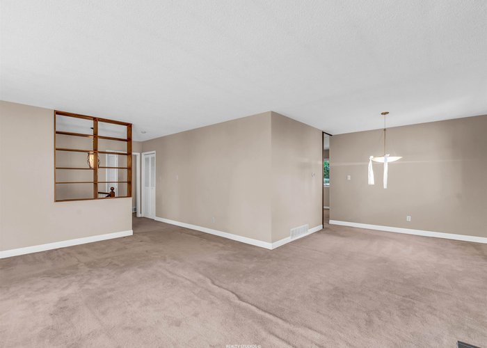 1110 Lodge Road, North Vancouver, BC V7R 1W8 |  Photo 42