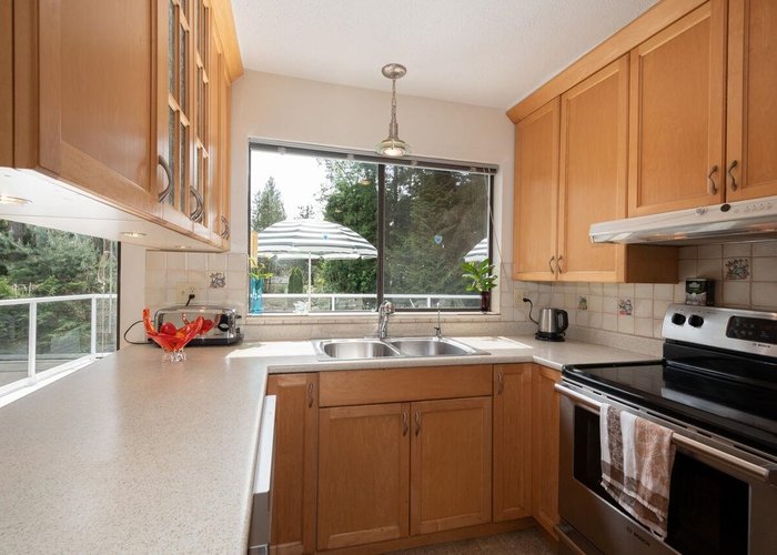 4057 Violet Street, North Vancouver, BC V7G 1E4 |  Photo 49