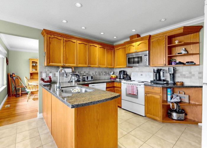 15929 88A Avenue, Surrey, BC V4N 2X9 |  Photo 32