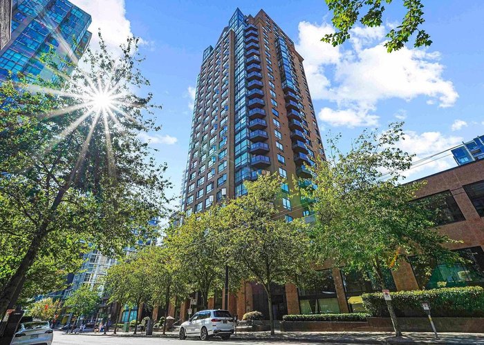 1802 - 1189 Howe Street, Vancouver, BC V6Z 2X4 |  Photo 1