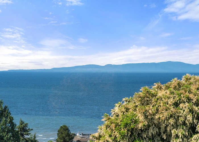 15655 Semiahmoo Avenue, White Rock, BC V4B 1V4 |  Photo 38