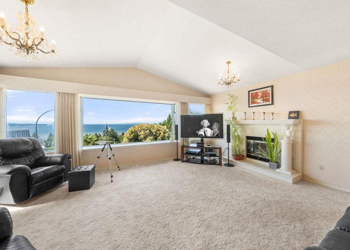 15655 Semiahmoo Avenue, White Rock, BC V4B 1V4 |  Photo 42