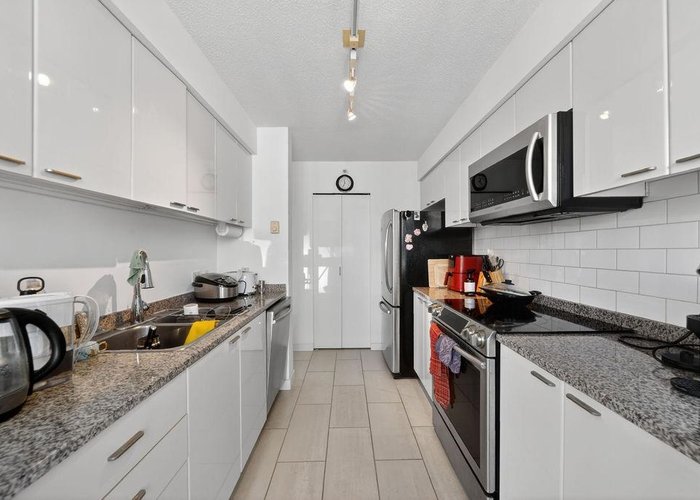 2202 - 1200 Georgia Street, Vancouver, BC V6E 4R2 |  Photo 28