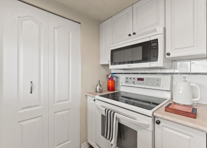 602 - 567 Lonsdale Avenue, North Vancouver, BC V7M 2G6 | The Camellia Photo 35