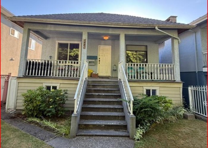 5441 Dundee Street, Vancouver, BC V5R 3T8 |  Photo 1