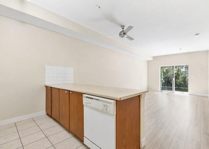 108 - 10088 148 Street, Surrey, BC V3R 3M9 | Bloomsbury Court Photo 16