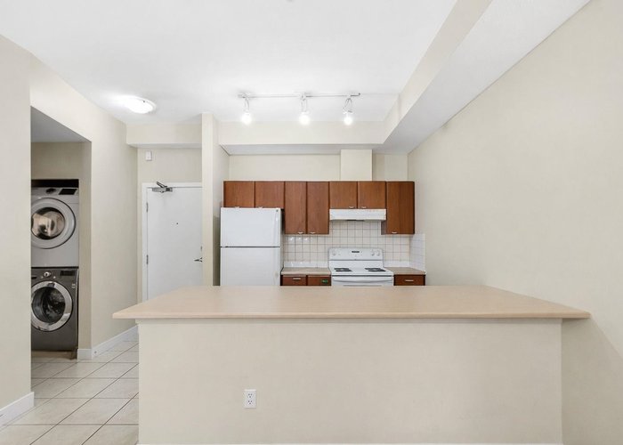 108 - 10088 148 Street, Surrey, BC V3R 3M9 | Bloomsbury Court Photo 17