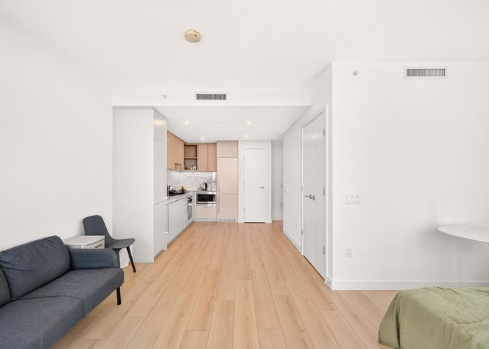 1303 - 6468 Willingdon Avenue, Burnaby, BC V5H 0L3 | The Standard Photo 33