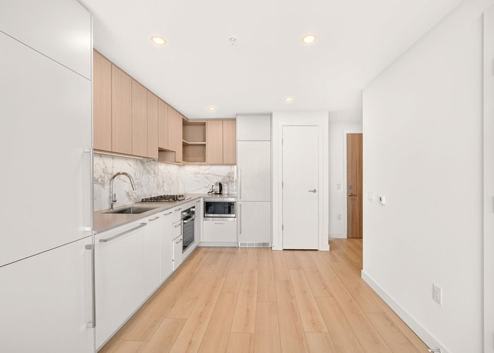 1303 - 6468 Willingdon Avenue, Burnaby, BC V5H 0L3 | The Standard Photo 27