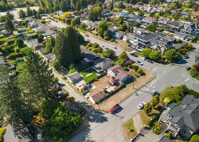 409 27TH Street, North Vancouver, BC V7N 2H7 |  Photo 38