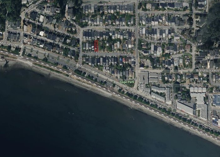14729 Gordon Avenue, White Rock, BC V4B 2A6 |  Photo 2