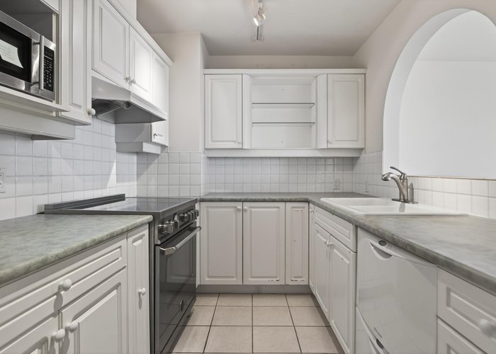 402 - 2135 Argyle Avenue, West Vancouver, BC V7V 1A5 |  Photo 33
