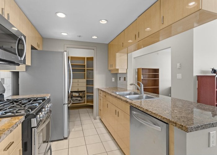 2505 - 1033 Marinaside Crescent, Vancouver, BC V6Z 3A3 |  Photo 43