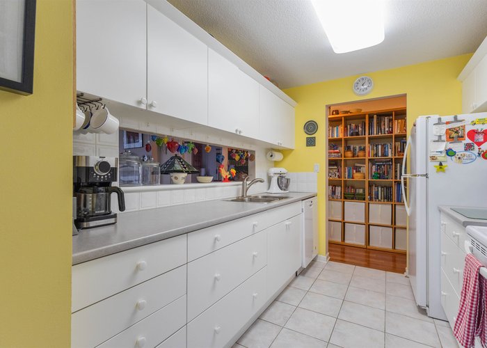 207 - 15466 North Bluff Road, White Rock, BC V4B 3G1 |  Photo 33