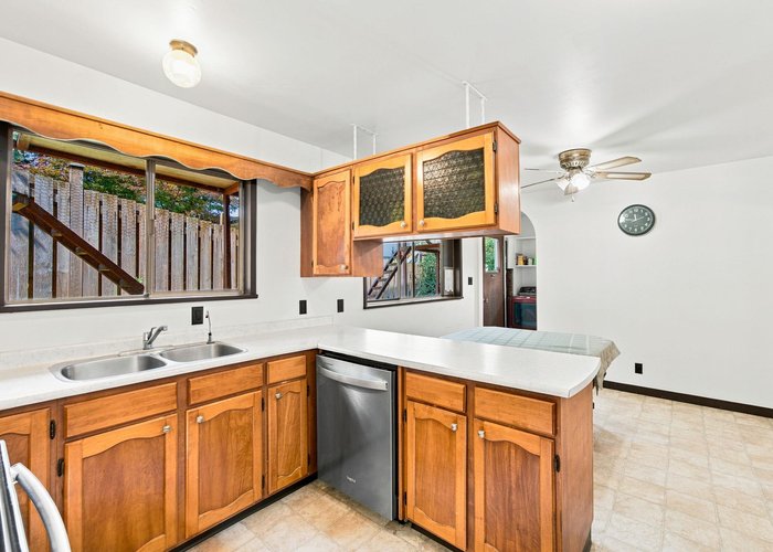 2337 ST George Street, Port Moody, BC V3H 2G3 |  Photo 43