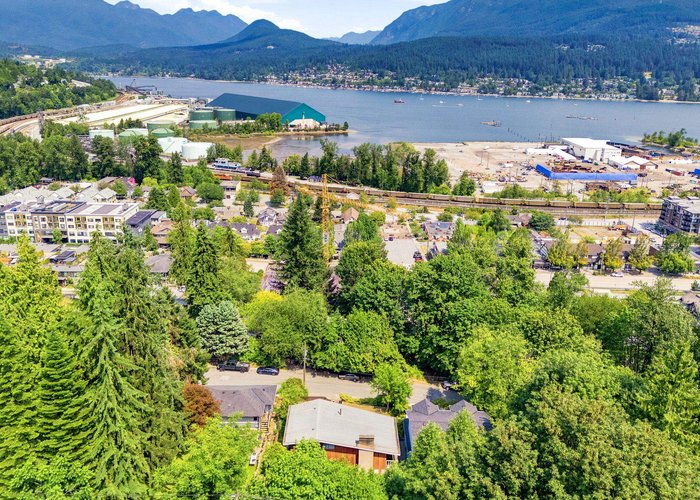 2337 ST George Street, Port Moody, BC V3H 2G3 |  Photo 56
