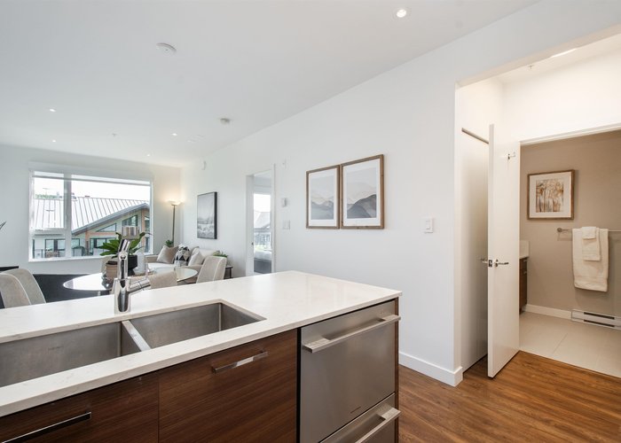 402 - 1061 Marine Drive, North Vancouver, BC V7P 1S6 |  Photo 26