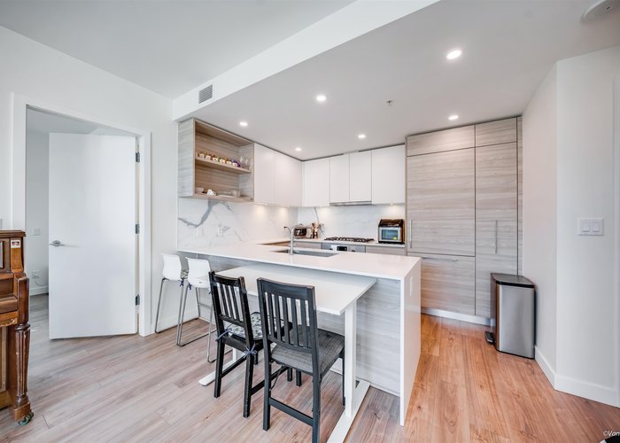205 - 585 Austin Avenue, Coquitlam, BC V3K 0G6 |  Photo 35
