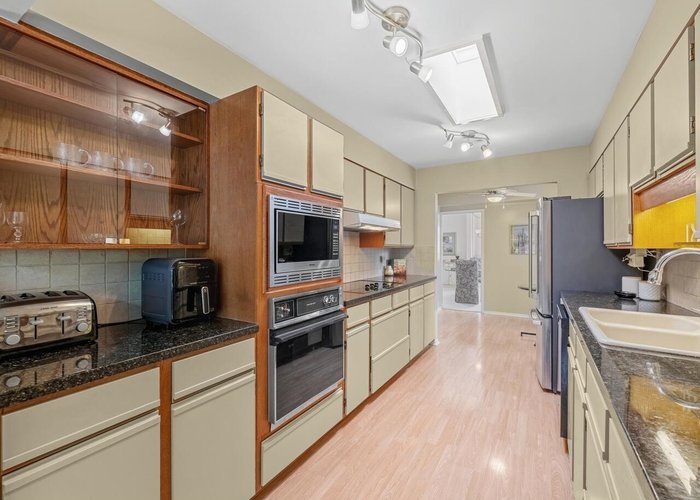 8355 Nelson Avenue, Burnaby, BC V5J 4E8 |  Photo 49