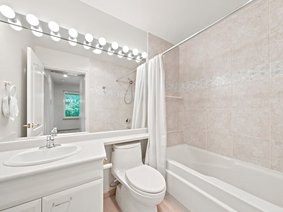305 17TH Street, North Vancouver, BC V7L 2W1 | The Met Photo 22