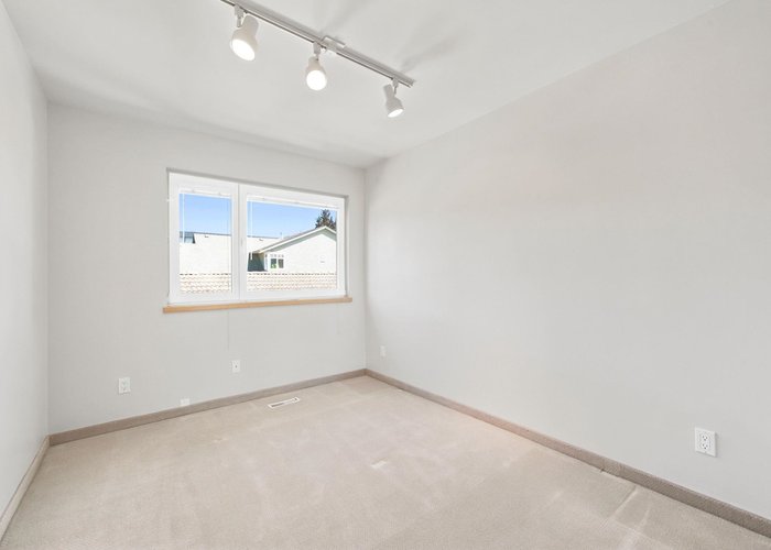 305 17TH Street, North Vancouver, BC V7L 2W1 | The Met Photo 63