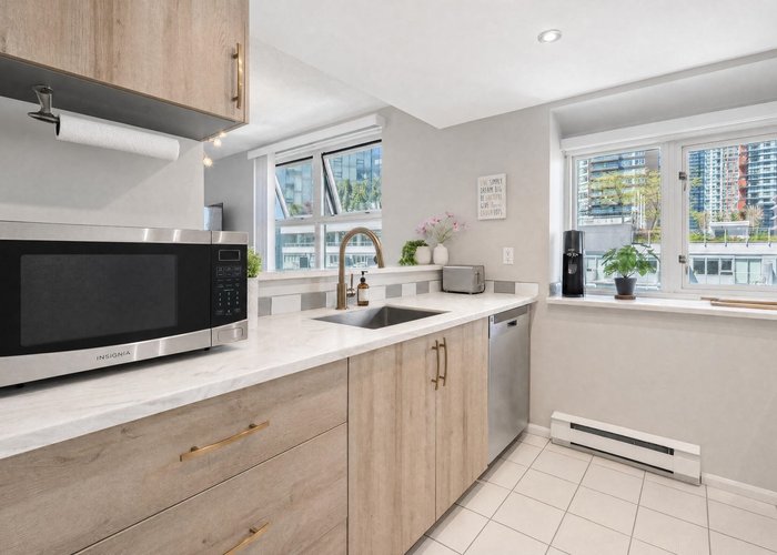 B901 - 1331 Homer Street, Vancouver, BC V6B 5M5 | Pacific Point Photo 30