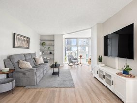 B901 - 1331 Homer Street, Vancouver, BC V6B 5M5 | Pacific Point Photo R3152817-4.jpg
