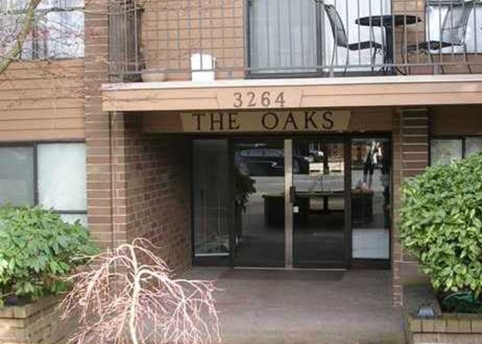 The Oaks - 3264 Oak Street