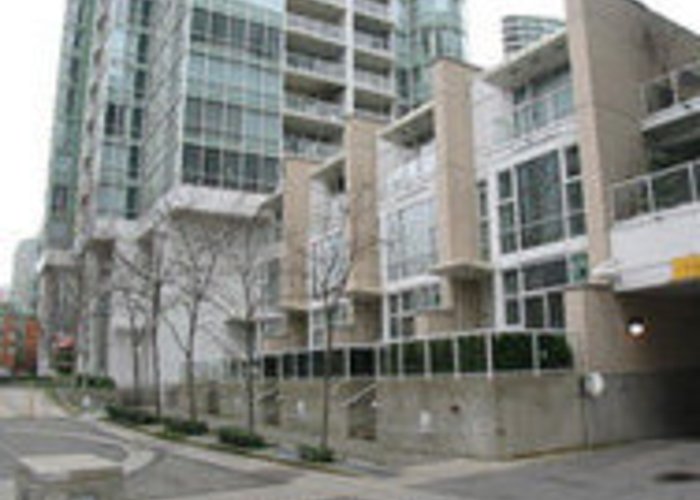 Marinaside Resort Residences - 1099 Marinaside Crescent