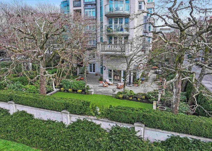 The Kingswood - 1596 14th Ave