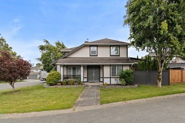 Real estate photography for a 4 Bedroom House in Langley