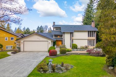 Real estate photography for a 6 Bedroom House in Burnaby