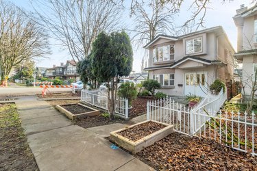 Real estate photography for a 9 Bedroom House in Vancouver