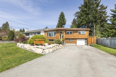 Real estate photography for a 5 Bedroom House in Port Moody