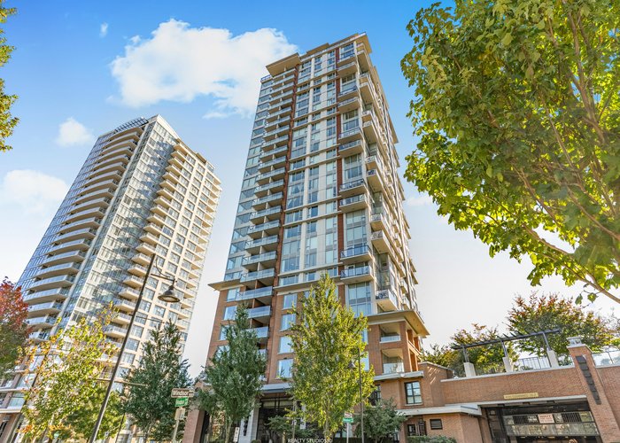 The Lloyd - 3100 Windsor Gate