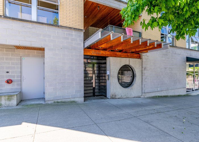 Lofts In Kits - 2088 11th Ave